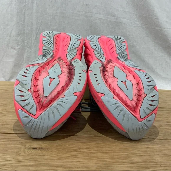 Asics Novablast 4 Sheet Rock/White/Pink Running Shoes Women’s Size 10 - Picture 8 of 10